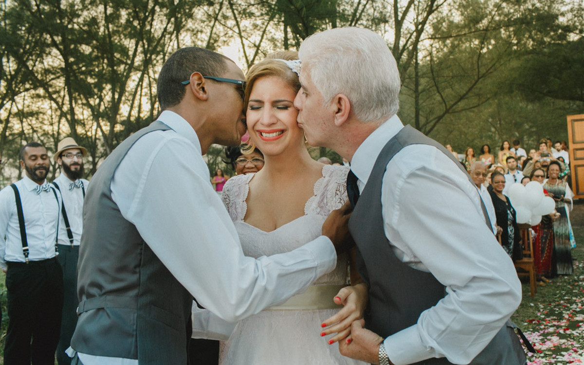 Affective Photography Aline Lelles Rodrigo Wittitz, Wedding Photography, Making Off the Bride, Wedding Party, Grumari Beach Garden, RJ, Bouquet, Wedding Decoration, Wedding Dress, H Stern