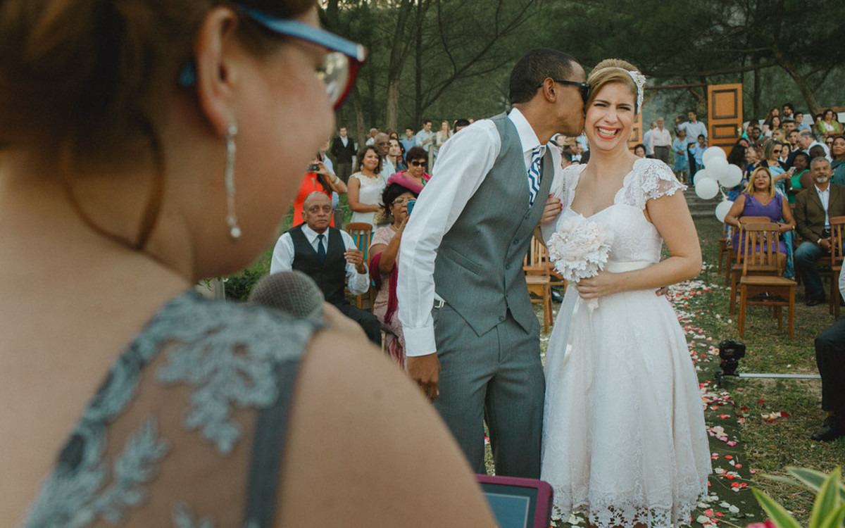 Affective Photography Aline Lelles Rodrigo Wittitz, Wedding Photography, Making Off the Bride, Wedding Party, Grumari Beach Garden, RJ, Bouquet, Wedding Decoration, Wedding Dress, H Stern
