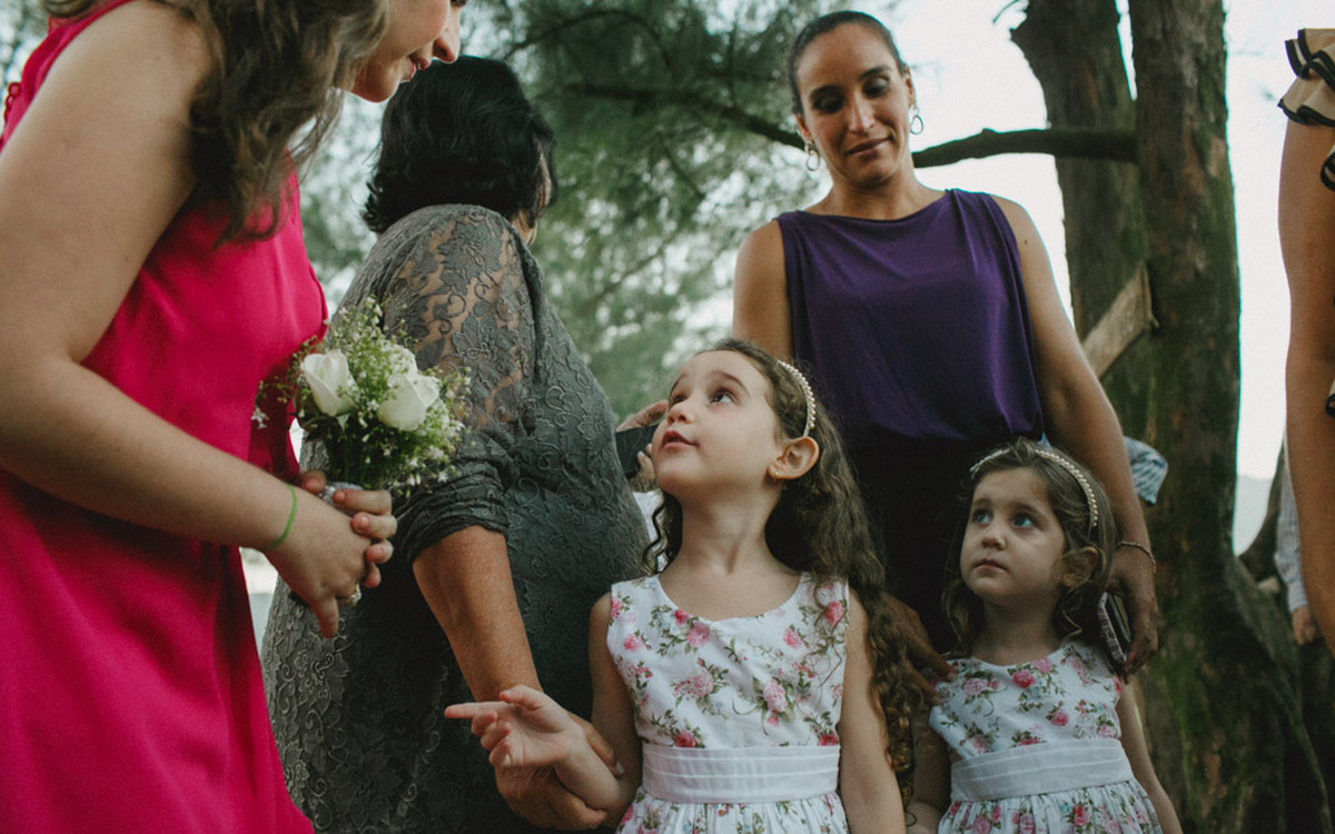 Photographie Affective Aline Lelles Rodrigo Wittitz, Wedding Photography, making off de la mari&eacute;e, robe de soir&eacute;e, Grumari Beach Garden, RJ, Bouquet, D&eacute;coration de mariage, robe de mari&eacute;e, H Stern