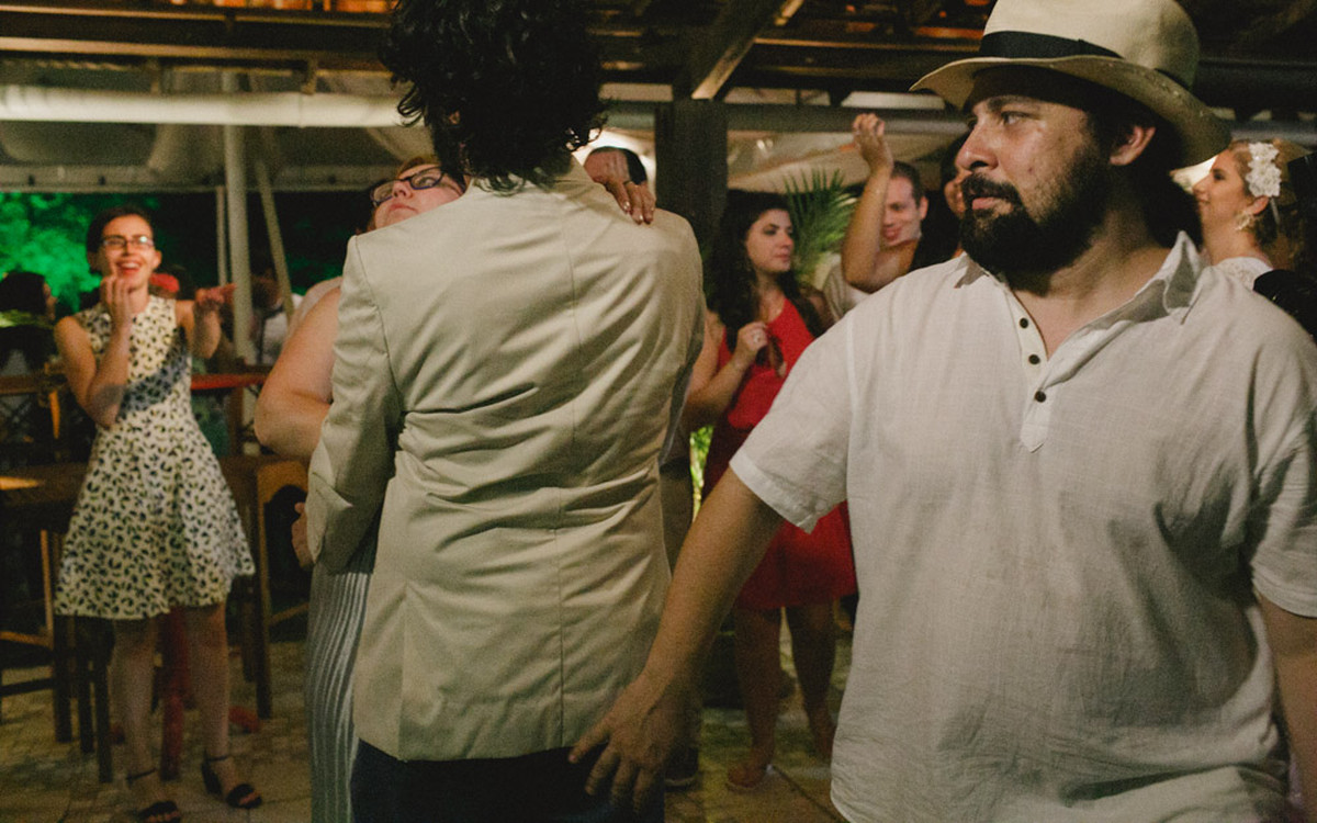 Fotografia Afetiva Aline Lelles Rodrigo Wittitz, Fotografia de Casamento, making off da noiva, Festa de Casamento, Grumari Beach Garden, RJ, Bouquet, Decora&ccedil;&atilde;o de Casamento, Vestido de Noiva, H Stern