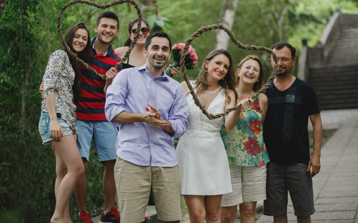 aline lelles, atelier aline lelles, atelier de fotografia, bouquet de flores, casados, casados para sempre, casais, casal, couple, e-session, ensaio de casal, ensaio romantico, fotografia de casal, fotografia de cinema, fotografia de gente feliz, fotograf