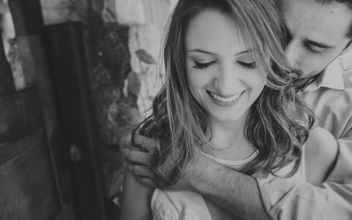 aline lelles, atelier aline lelles, atelier de fotografia, bouquet de flores, casados, casados para sempre, casais, casal, couple, e-session, ensaio de casal, ensaio romantico, fotografia de casal, fotografia de cinema, fotografia de gente feliz, fotograf