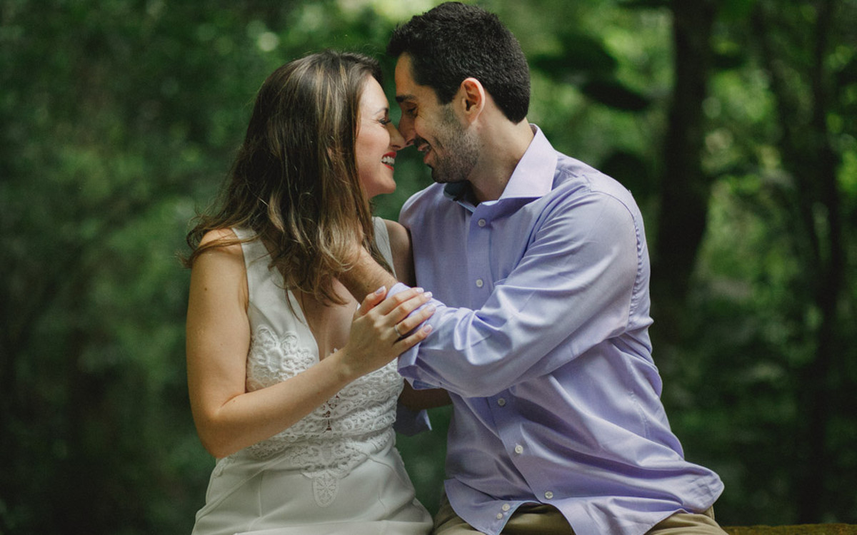 aline lelles, atelier aline lelles, atelier de fotografia, bouquet de flores, casados, casados para sempre, casais, casal, couple, e-session, ensaio de casal, ensaio romantico, fotografia de casal, fotografia de cinema, fotografia de gente feliz, fotograf