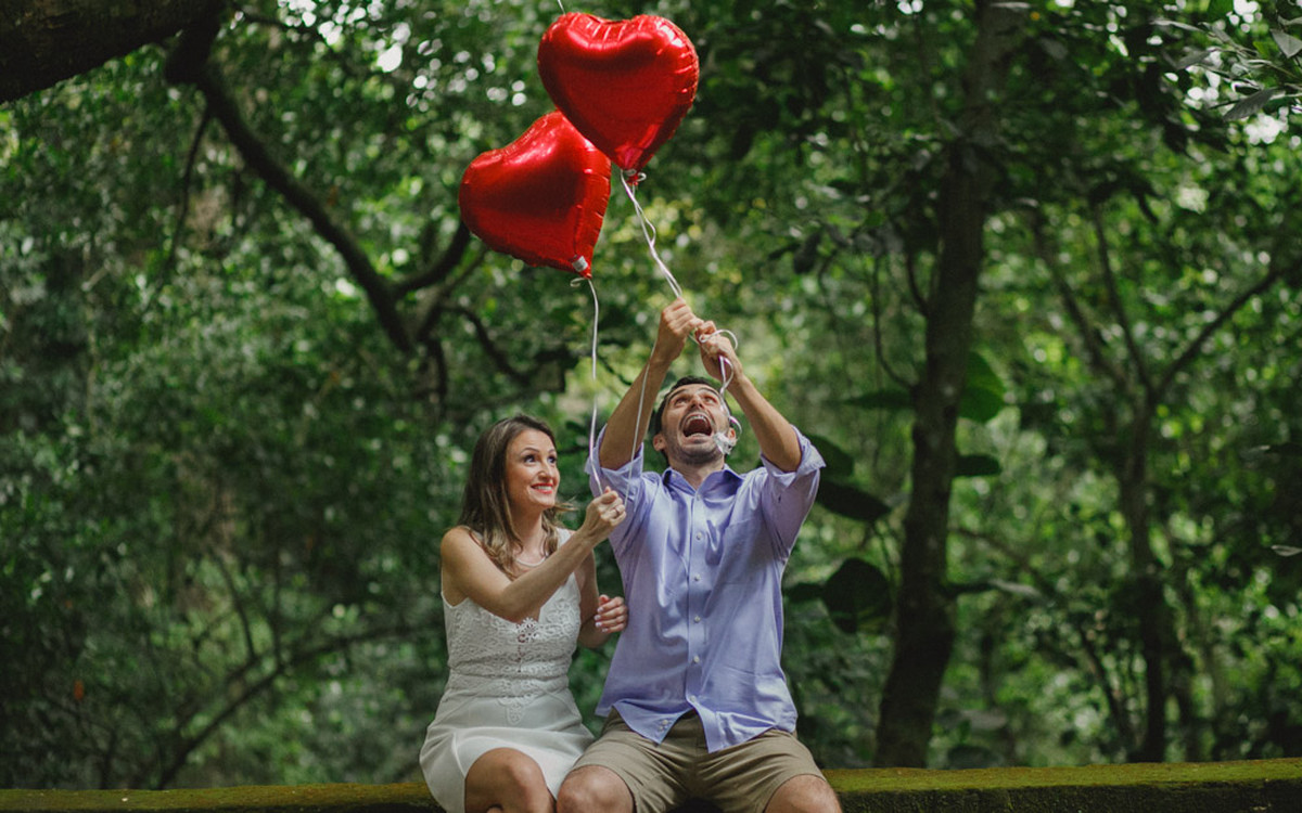 aline lelles, atelier aline lelles, atelier de fotografia, bouquet de flores, casados, casados para sempre, casais, casal, couple, e-session, ensaio de casal, ensaio romantico, fotografia de casal, fotografia de cinema, fotografia de gente feliz, fotograf