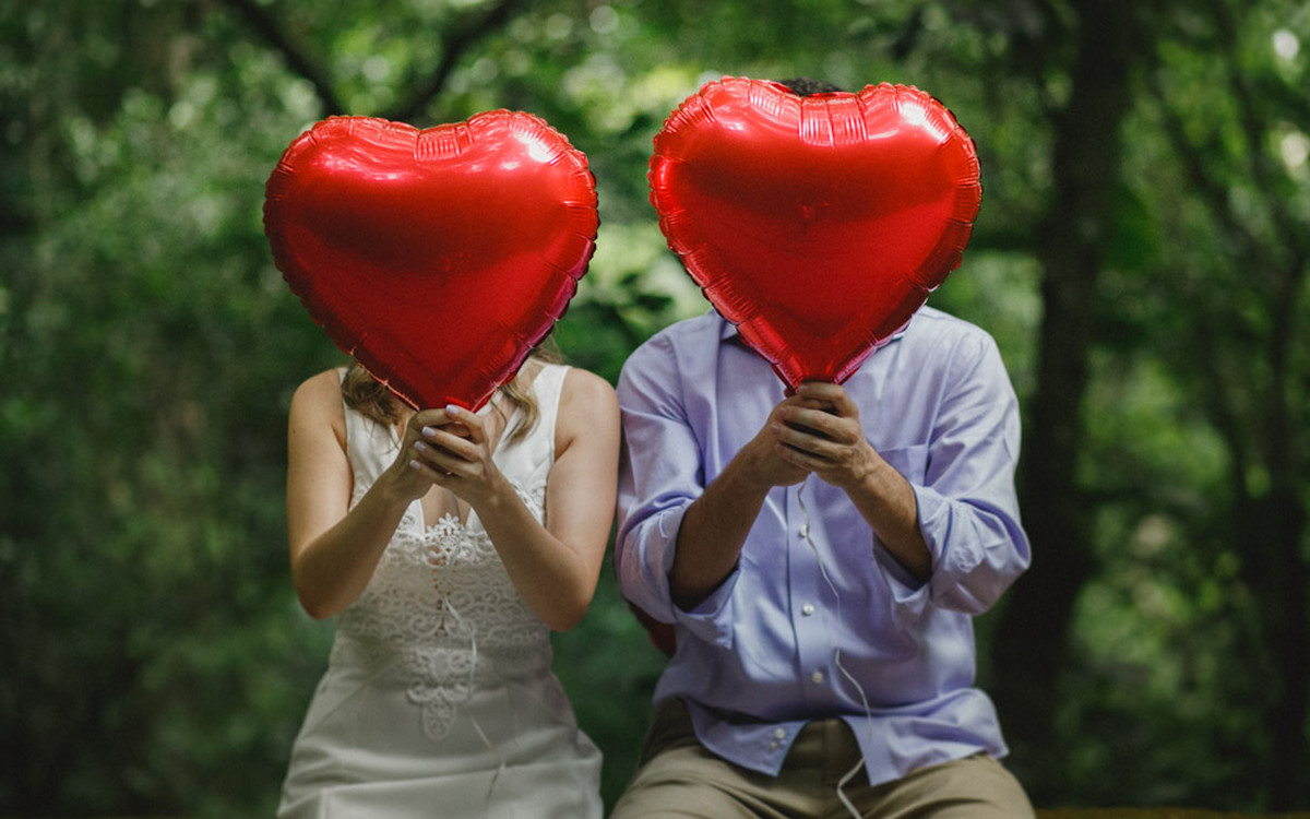 aline lelles, atelier aline lelles, atelier de fotografia, bouquet de flores, casados, casados para sempre, casais, casal, couple, e-session, ensaio de casal, ensaio romantico, fotografia de casal, fotografia de cinema, fotografia de gente feliz, fotograf