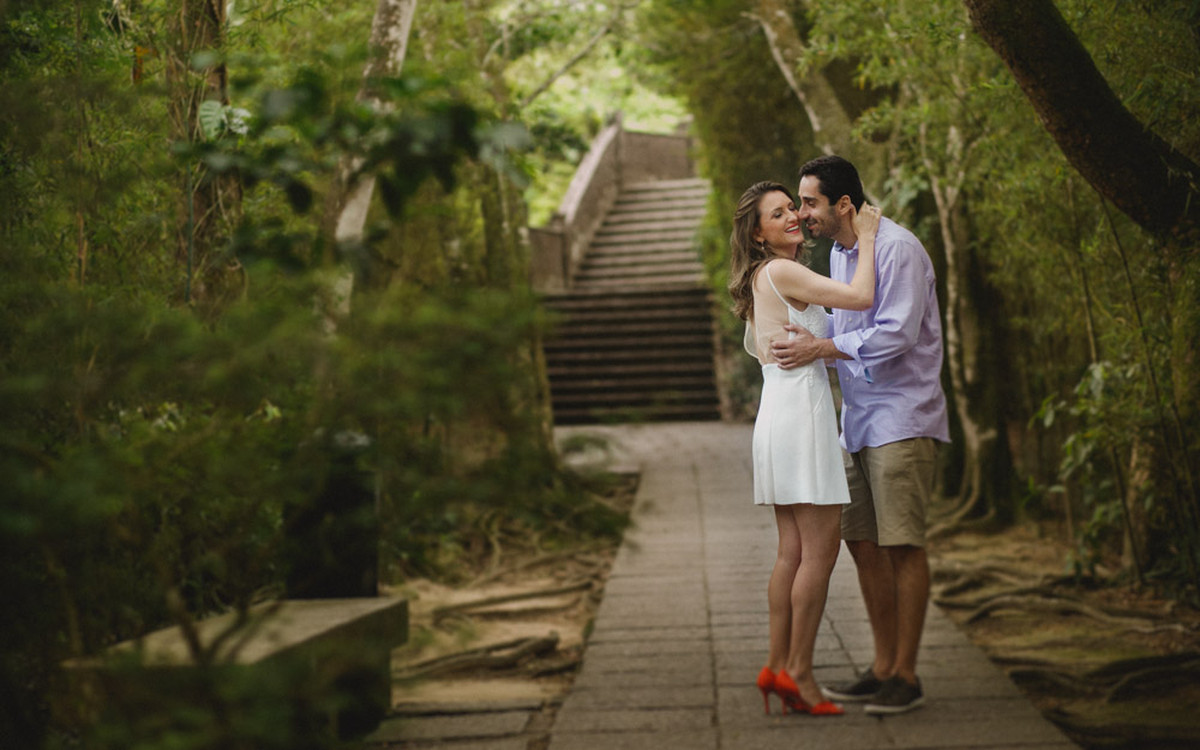 aline lelles, atelier aline lelles, atelier de fotografia, bouquet de flores, casados, casados para sempre, casais, casal, couple, e-session, ensaio de casal, ensaio romantico, fotografia de casal, fotografia de cinema, fotografia de gente feliz, fotograf