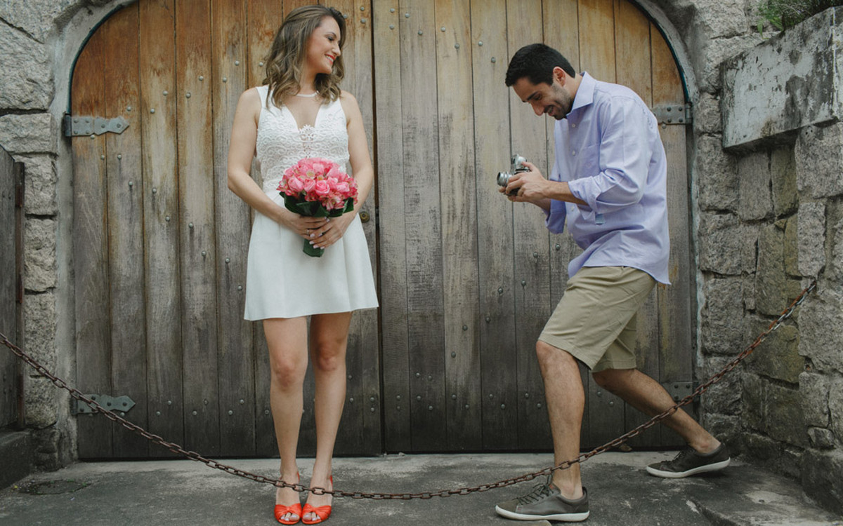 aline lelles, atelier aline lelles, atelier de fotografia, bouquet de flores, casados, casados para sempre, casais, casal, couple, e-session, ensaio de casal, ensaio romantico, fotografia de casal, fotografia de cinema, fotografia de gente feliz, fotograf