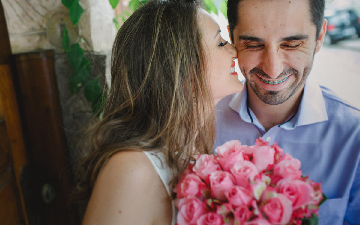 aline lelles, atelier aline lelles, atelier de fotografia, bouquet de flores, casados, casados para sempre, casais, casal, couple, e-session, ensaio de casal, ensaio romantico, fotografia de casal, fotografia de cinema, fotografia de gente feliz, fotograf