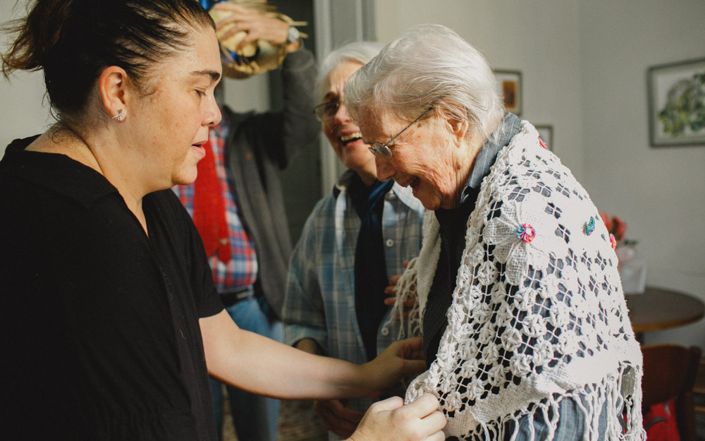 o anivers&aacute;rio da vov&oacute; Lucy sendo comemorado com uma bela festa junina
