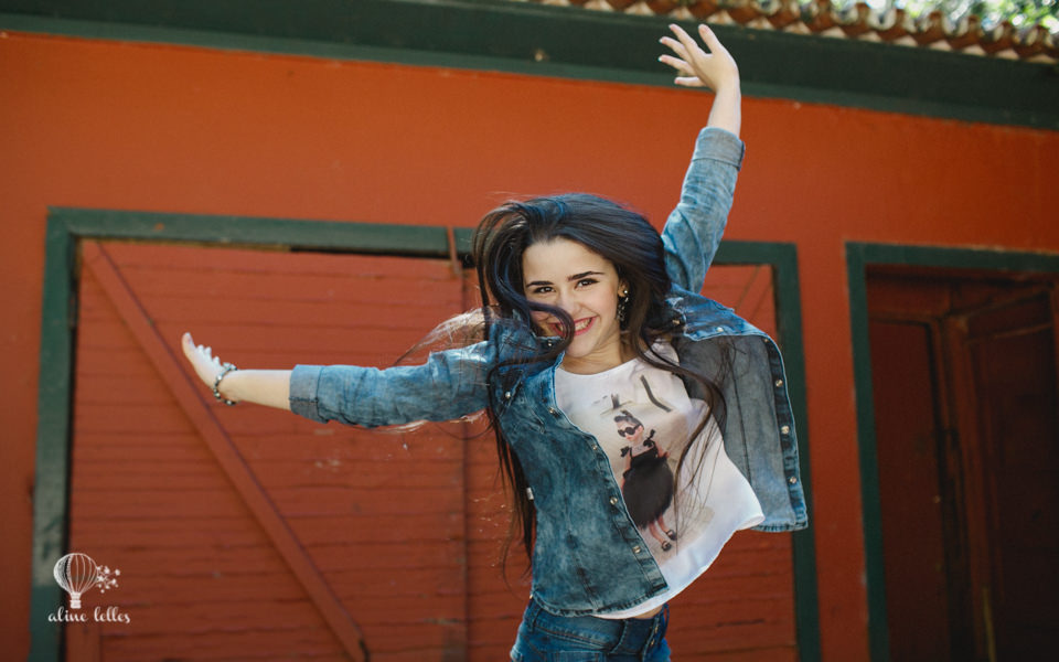 let&iacute;cia pedro do detetives do pr&eacute;dio azul posando para a fot&oacute;grafa aline lelles do rio de janeiro