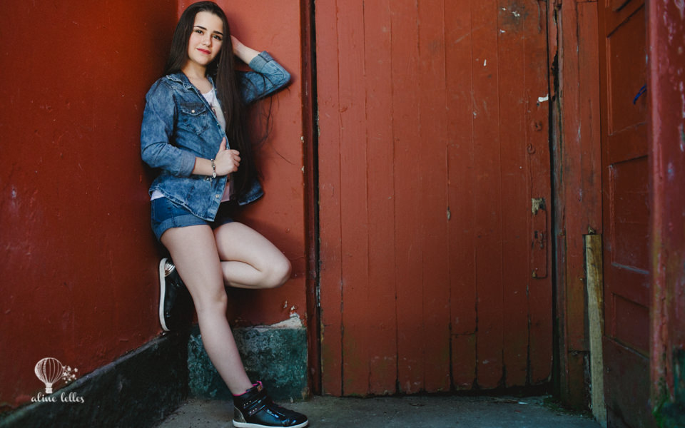 let&iacute;cia pedro do detetives do pr&eacute;dio azul posando para a fot&oacute;grafa aline lelles do rio de janeiro