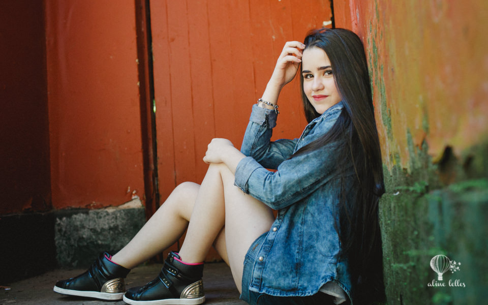 let&iacute;cia pedro do detetives do pr&eacute;dio azul posando para a fot&oacute;grafa aline lelles do rio de janeiro