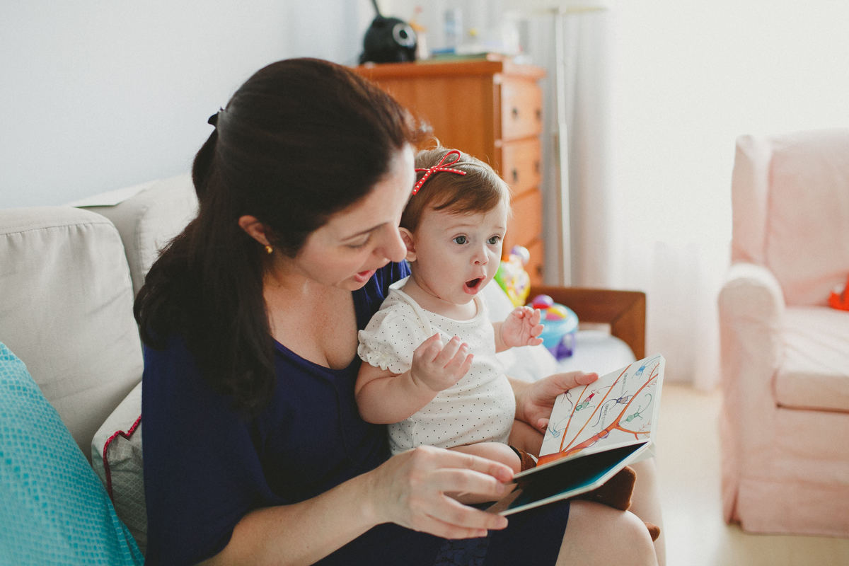 acompanhamento de bebe, natural newborn, fotografia de familia rj, fotografo de familia rj, fotografia de familia, fotografia afetiva aline lelles, fotos de familia em casa, programa boas vindas do canal gnt, album de fotografias