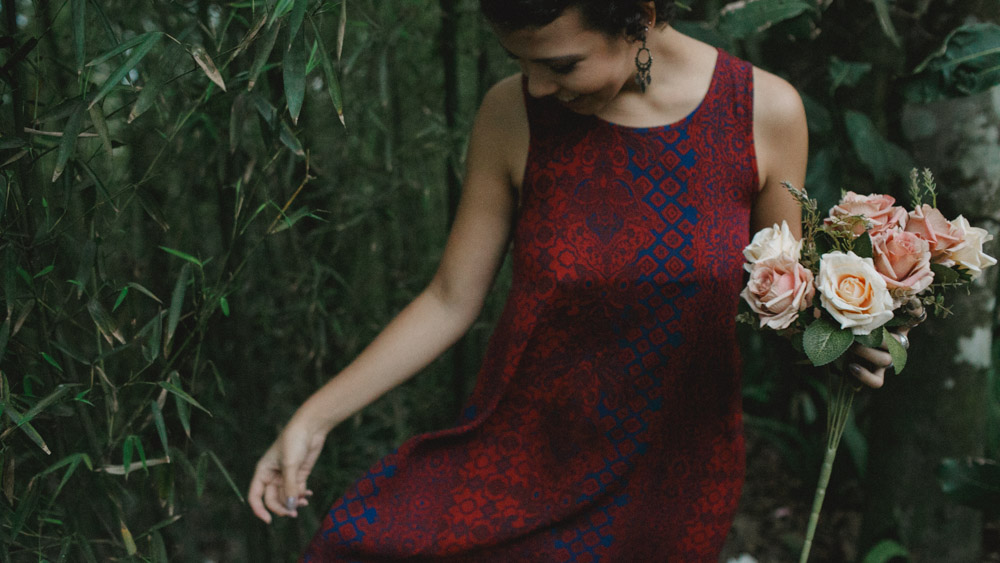 Nathalia Lovati durante o ensaio fotogr&aacute;fico "S&oacute; para fot&oacute;grafos" com Aline Lelles.