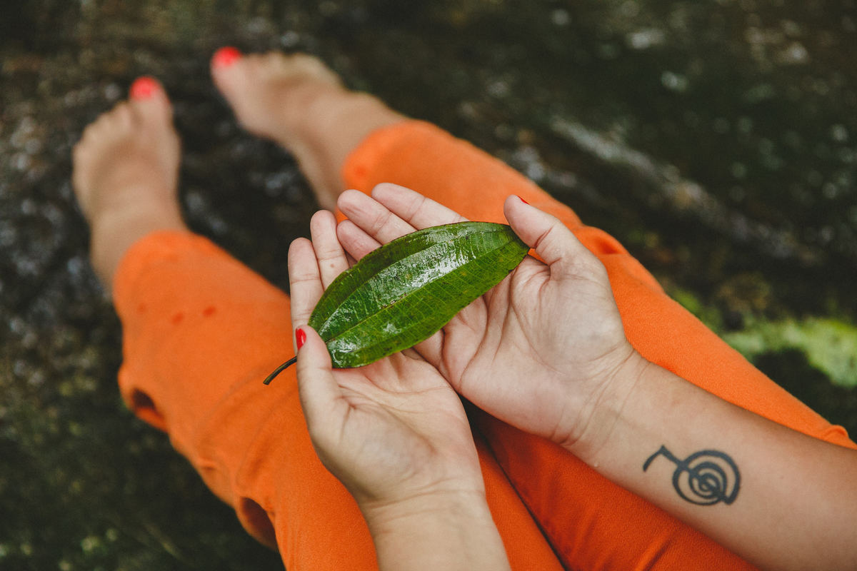 fotografia do sagrado feminino, fotografo de ensaio de empoderamento feminino, fotografia afetiva, fotografa de ensaios, de mulher pra mulher, mulheres que correm com os lobos, mulher sagrada