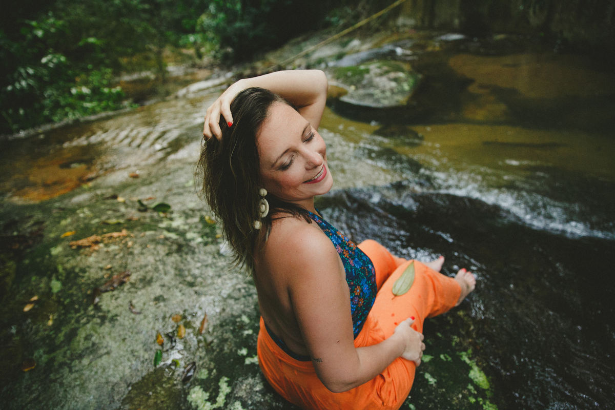 fotografia afetiva, aline lelles, fotografo de ensaio, ensaio de empoderamento feminino, fotografa de ensaio feminino, ensaio feminino, sagrado feminino, cura feminina, ginecologia natura, autoestima da mulher, mulheres que correm com os lobos, aline lang