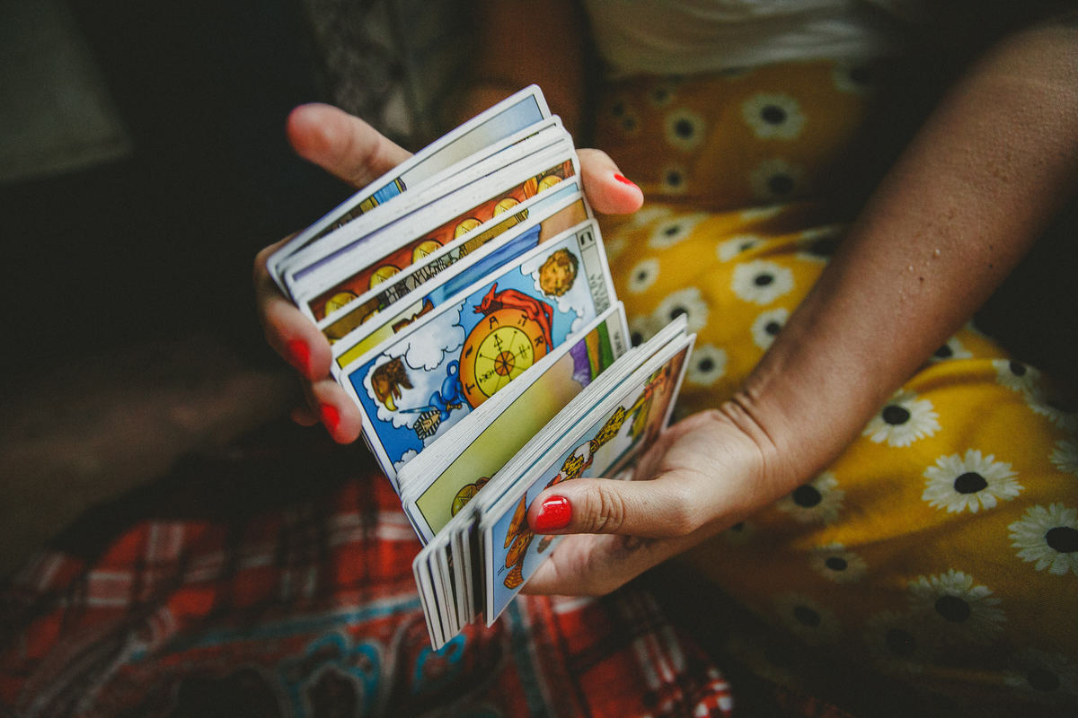 fotografia do sagrado feminino, fotografo de ensaio de empoderamento feminino, fotografia afetiva, fotografa de ensaios, de mulher pra mulher, mulheres que correm com os lobos, mulher sagrada, aline lang, baralho cigano