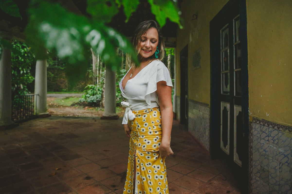 cachoeira na floresta da tijuca, fotografo de ensaio feminino, fotografia de empoderamento, sagrado feminino, fotografia afetiva
