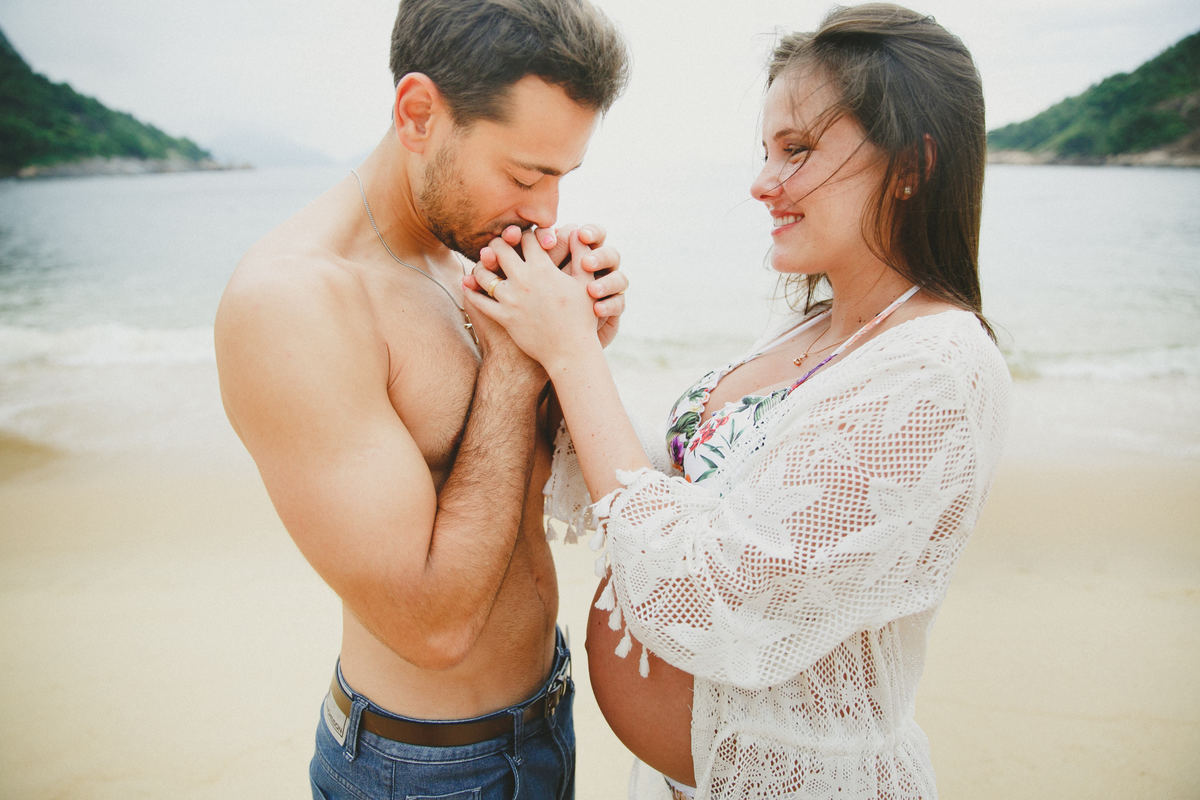 fotografia afetiva, de familia, canal gnt, aline lelles, rio de janeiro, ensaio na praia vermelha, ensaio de gravida, ensaio na praia, ensaio de casal, programa boas vindas, a cumplicidade entre os casais, a fé em Deus, casais que oram juntos