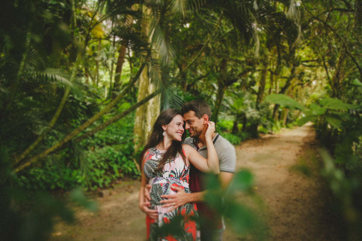 fotografia afetiva, de familia, gestante, de acompanhamento de bebe, rio de janeiro, gravidas, ensaio de gravida, ensaio na praia, ensaio de casal, programa boas vindas, a cumplicidade entre os casais, a fé em Deus, casais que oram juntos