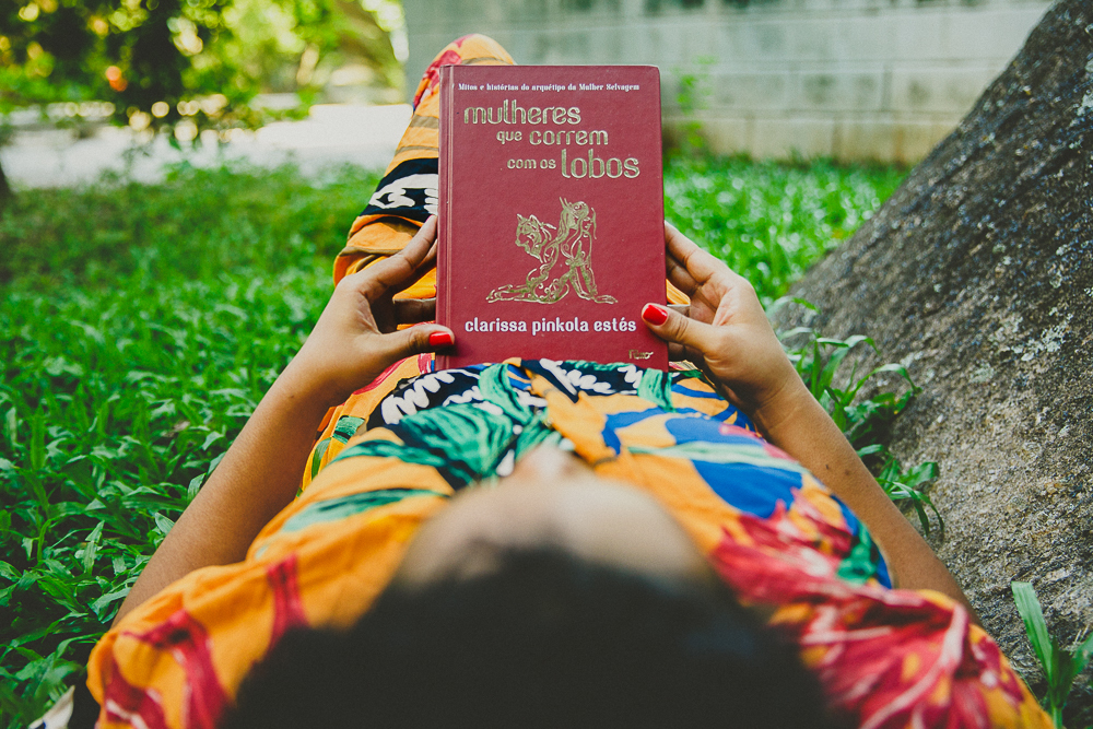 ensaio fotografico na reserva florestal do grajau, trilha rj, rio de janeiro, fotografa de ensaio feminino, fotografia de empoderamento, sagrado feminino, fotografia afetiva, gaslighting