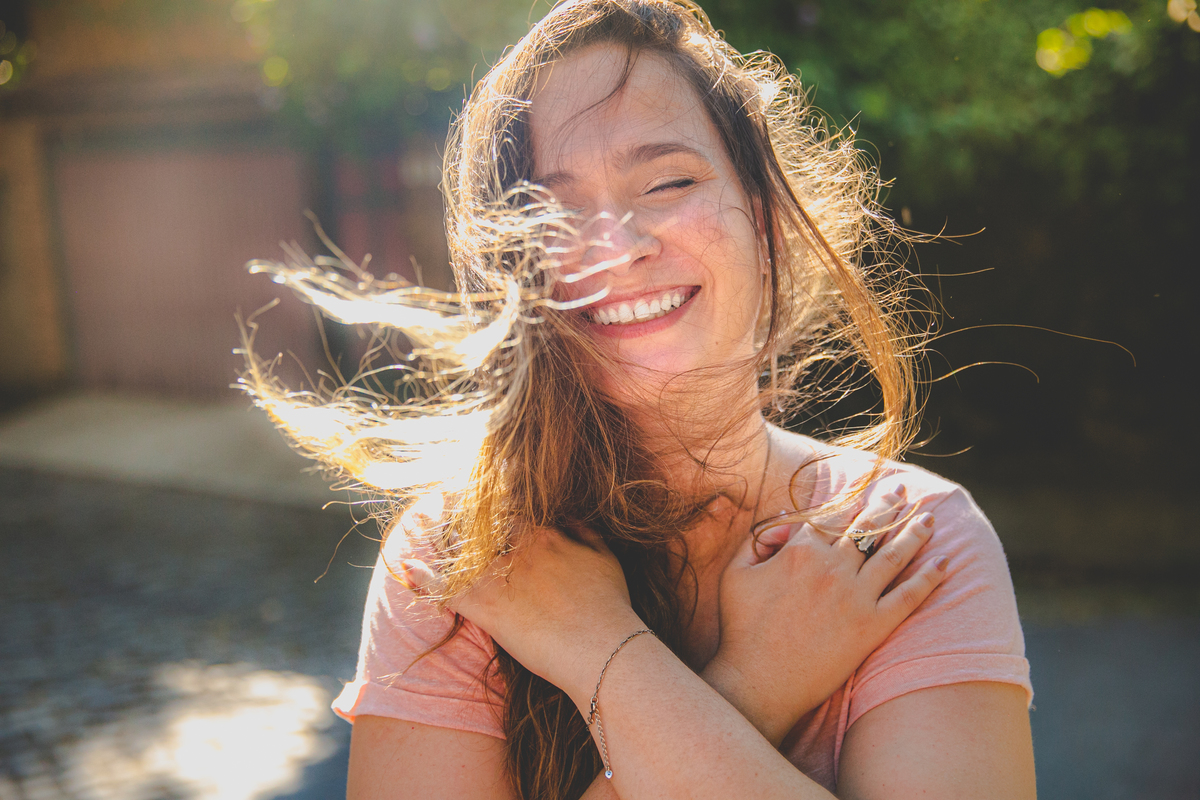 ensaio de casal ao ar livre, como posar para ensaio fotografico, ensaio pre casamento, ensaio pre wedding, aline lelles, fotografia afetiva, fotografia lifestyle, fotos de casal, ensaio feminino