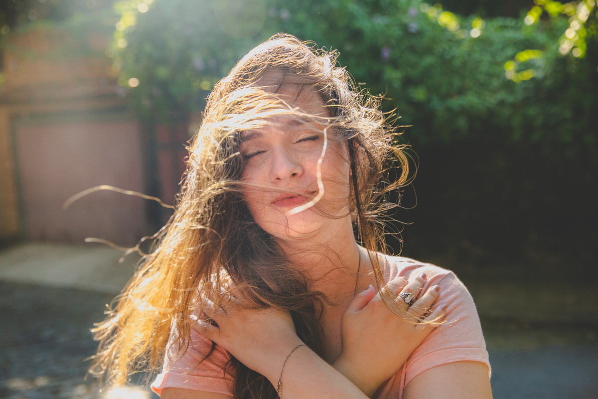ensaio de casal ao ar livre, como posar para ensaio fotografico, ensaio pre casamento, ensaio pre wedding, aline lelles, fotografia afetiva, fotografia lifestyle, fotos de casal, ensaio feminino