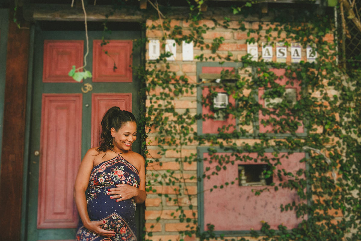 fotografia afetiva, de familia, gestante, de acompanhamento de bebe, rio de janeiro, ensaio em santa teresa, ensaio de gravida, ensaio na praia, ensaio de casal, fotografia de cinema, a cumplicidade entre os casais, a fé em Deus, casais que oram juntos