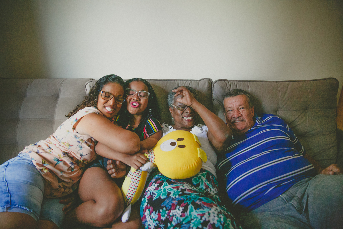 familia reunida, aline lelles, fotos de familia, fotografia de familia, fodocumentario, geracoes de familia, ancestralidade, constelacao familiar, terapia de familia, uniao de familia, familia que ora unida, pais e filhos, melhor fotografo rj