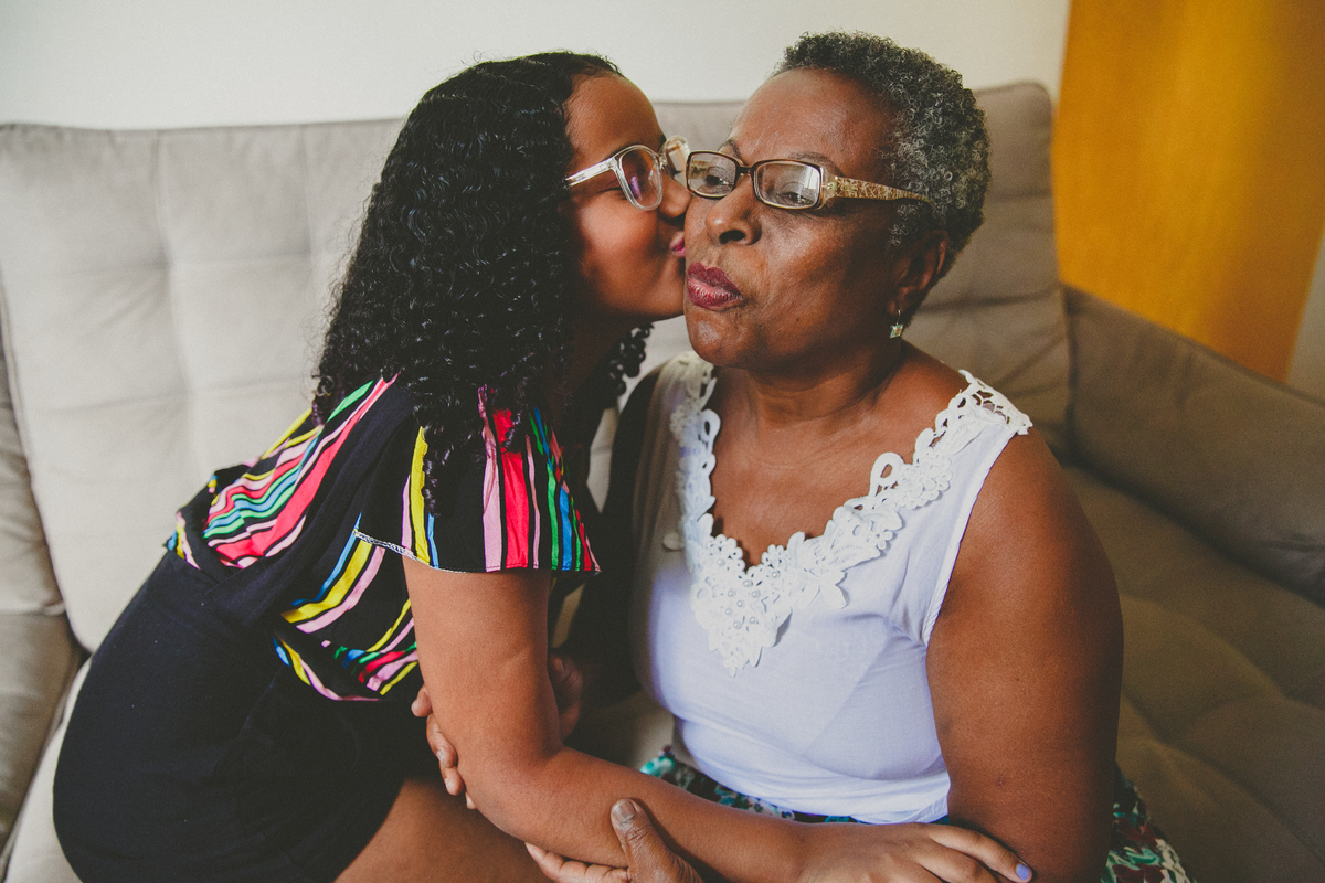 familia reunida, aline lelles, fotos de familia, fotografia de familia, fodocumentario, geracoes de familia, ancestralidade, constelacao familiar, terapia de familia, uniao de familia, familia que ora unida, pais e filhos, melhor fotografo rj