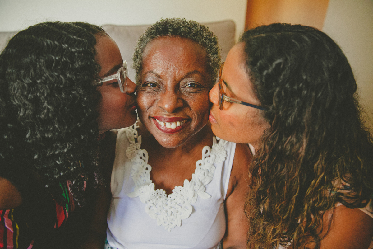 cotidiano poesia, aline lelles, fotos de familia, fotografia de familia, fodocumentario, geracoes de familia, ancestralidade, constelacao familiar, terapia de familia, uniao de familia, familia que ora unida, pais e filhos, melhor fotografo rj