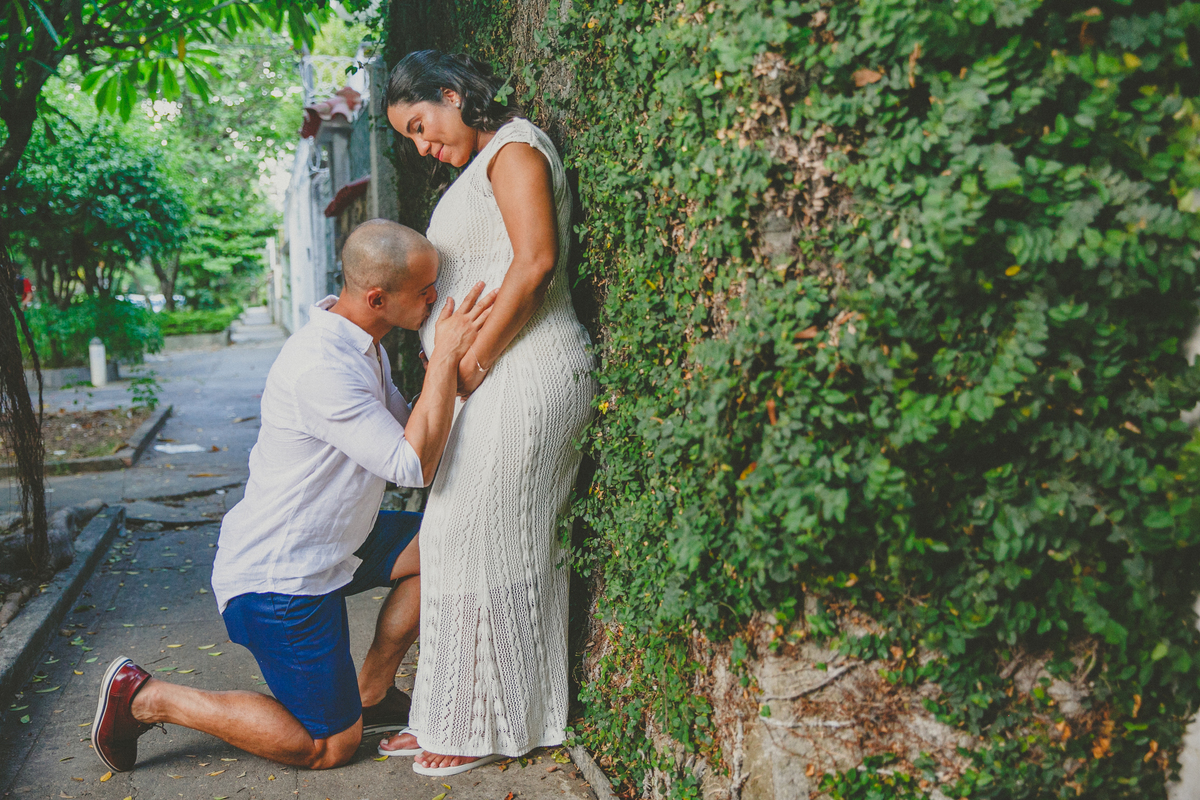fotografia afetiva, de familia, gestante, de acompanhamento de bebe, reserva florestal do grajau, ensaio de gravida, ensaio na praia, ensaio de casal, fotografia de cinema, a cumplicidade entre os casais, a fé em Deus, casais que oram juntos