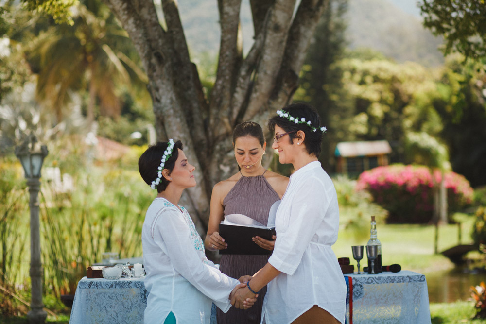 Fot&oacute;grafa Aline Lelles - Fotografia Afetiva | Casamento Homoafetivo | Analu e Lili | Casamento Celta | Casamento de Dia