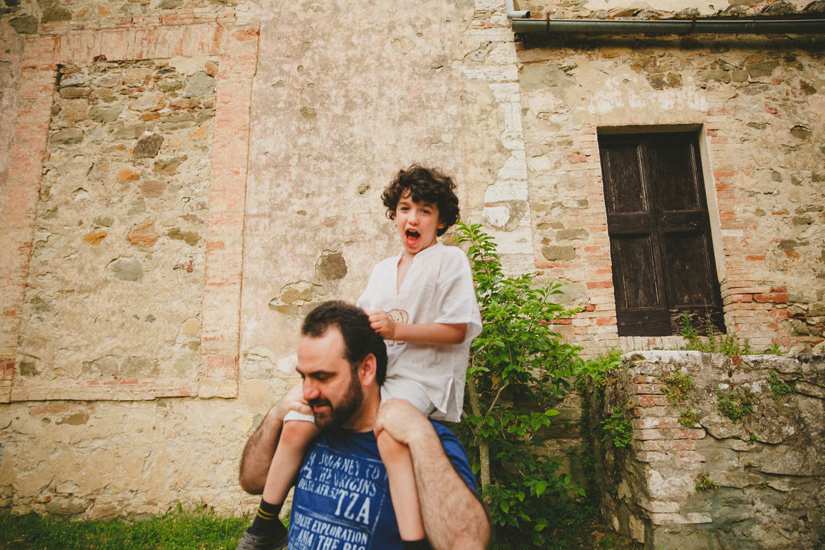 ritratto di famiglia italia, fotografo toscana, fotografo montalcino, fotografo poggio al vento, fotografo italiano, fotografo di matrimoni italia, fotografo di matrimoni roma, fotografo di matromoni toscana, fotografo di matrimoni, casteglione