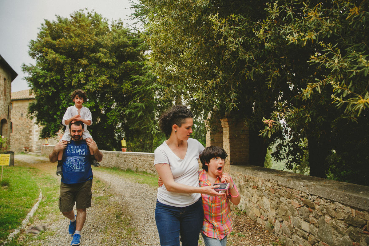 ritratto di famiglia italia, fotografo toscana, fotografo montalcino, fotografo poggio al vento, fotografo italiano, fotografo di matrimoni italia, fotografo di matrimoni roma, fotografo di matromoni toscana, fotografo di matrimoni venezia, fotografo