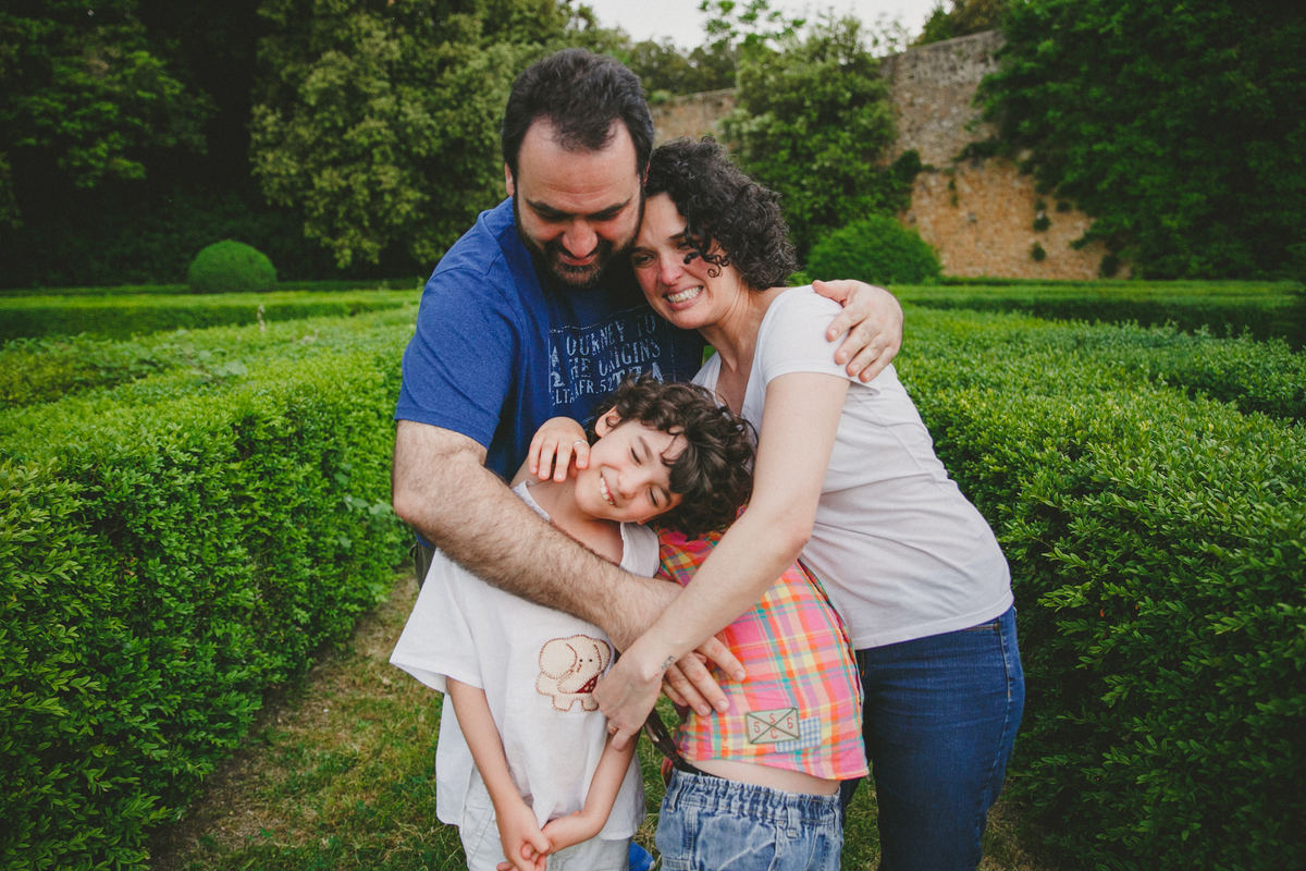 ritratto di famiglia italia, fotografo toscana, fotografo montalcino, fotografo poggio al vento, fotografo italiano, fotografo di matrimoni italia, fotografo di matrimoni roma, fotografo di matromoni toscana, fotografo di matrimoni, coppia, innamoratta
