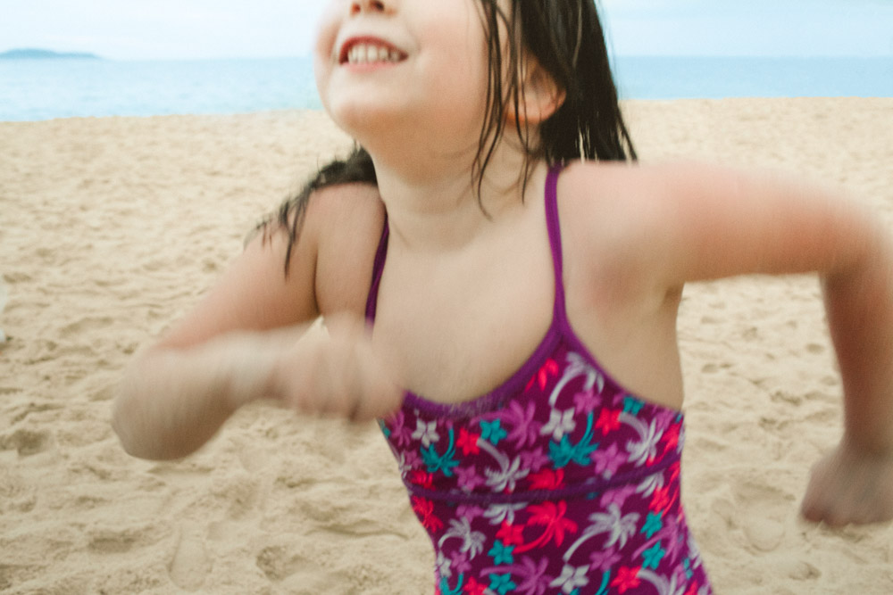 Photo de famille, France &agrave; Arpoador, Affective Photographie Aline Lelles et Rodrigo Wittitz, Test de famille, Photo de famille, enfant, jouer, Yemanja Party