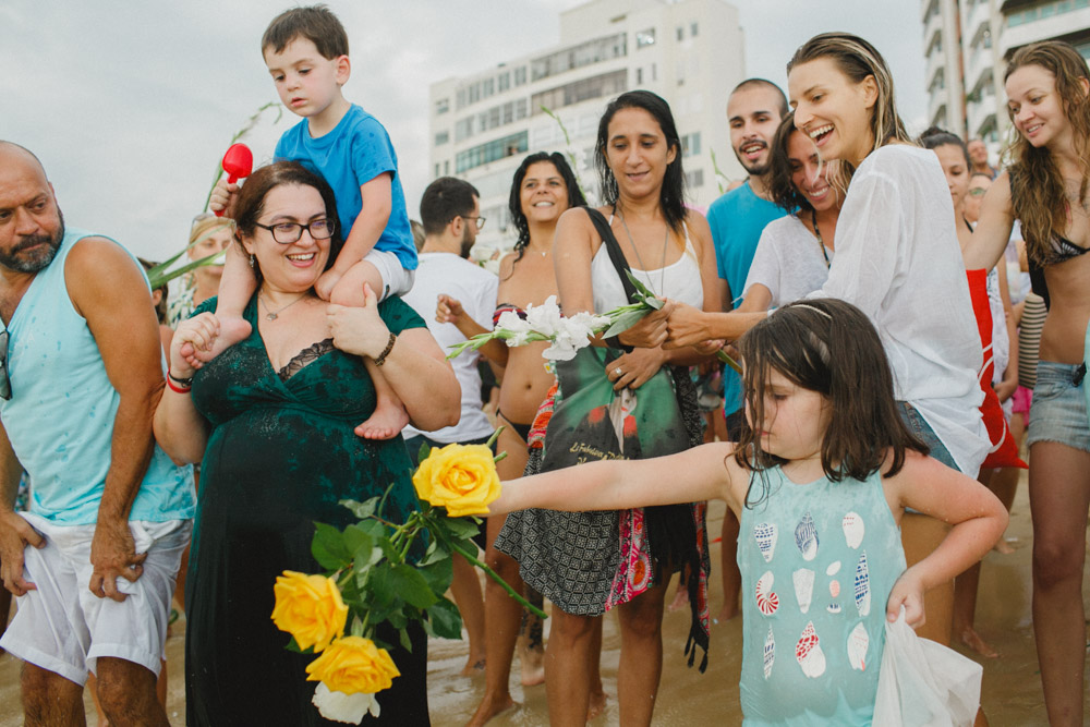 Fotografia de Fam&iacute;lia , Ensaio de Fam&iacute;lia , Ensaio na Praia , Festa de Iemanj&aacute; , Praia do Arpoador - Rio de Janeiro - RJ , Fotografia Afetiva