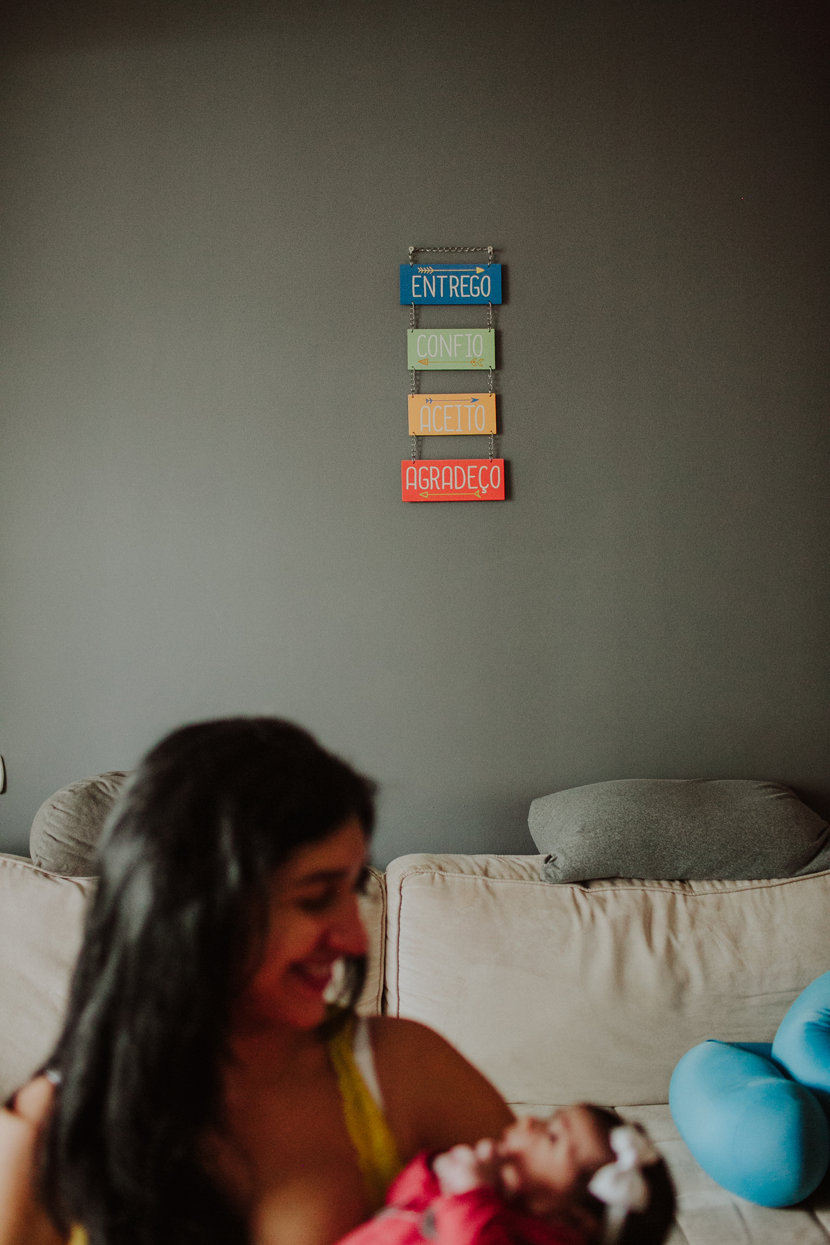 fotografia afetiva, de familia, gestante, de natural newborn, fotografa na barra da tijuca, ensaio de gravida, ensaio em casa, fotografia de cinema, a cumplicidade entre os casais, a fé em Deus, amamentacao, pilates na gravidez, ensaio lifestyle