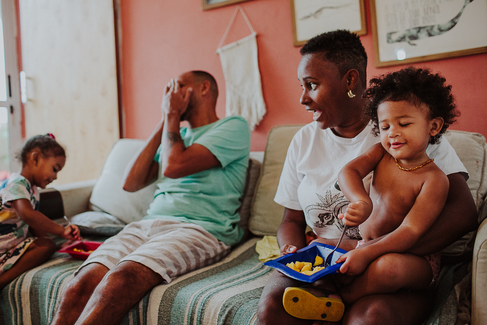 fotografia documental de familia, andressa reis, sergio carolino, fotografia de familia, cotidiano poesia, maternidade, escola montessoriana, fotografa nova iguacu, fotos de familia, fotografoa lifestyle