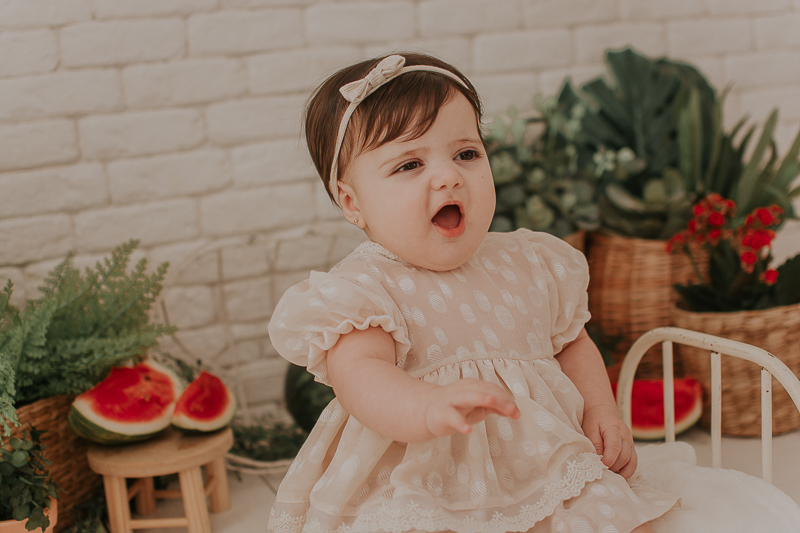 mini sessão; ensaio infantil; sessao melancia ; ensaio melancia; fotos com melancia ; sessao com frutinhas; fotos de bebe com melancia ; fotografa campo grande; fotos de bebes; maternidade; campo grande; mini ensaio; acompanhamento de bebe, introducao ali