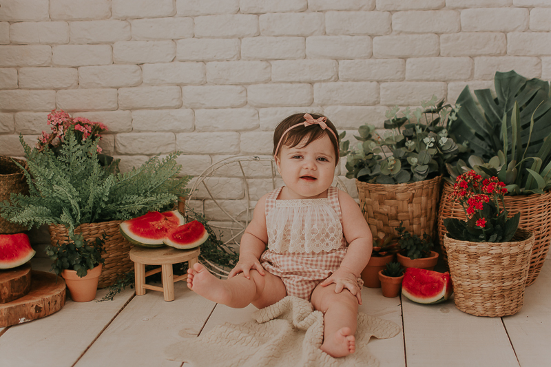 mini sessão; ensaio infantil; sessao melancia ; ensaio melancia; fotos com melancia ; sessao com frutinhas; fotos de bebe com melancia ; fotografa campo grande; fotos de bebes; maternidade; campo grande; mini ensaio; acompanhamento de bebe, introducao ali