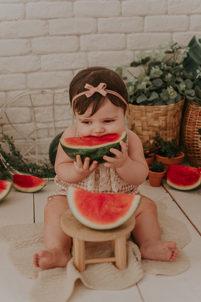 mini sessão; ensaio infantil; sessao melancia ; ensaio melancia; fotos com melancia ; sessao com frutinhas; fotos de bebe com melancia ; fotografa campo grande; fotos de bebes; maternidade; campo grande; mini ensaio; acompanhamento de bebe, introducao ali