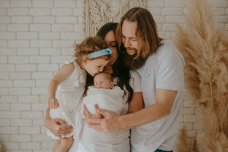  sessao newborn; newborn; campo grande; baby boy; fotos fran duailibi; mae de menina; pai de menina; newborn girl; mudo rosa; ensaio newborn; fotos de recem nascido campo grande; fotografo em campo grande; fotos de bebe; bebe com mamae; bebe com familia