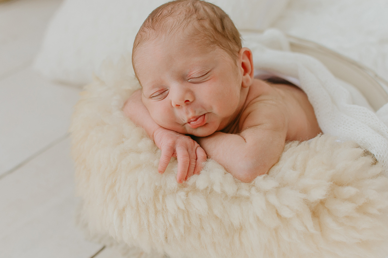  sessao newborn; newborn; campo grande; baby boy; fotos fran duailibi; mae de menina; pai de menina; newborn girl; mudo rosa; ensaio newborn; fotos de recem nascido campo grande; fotografo em campo grande; fotos de bebe; bebe com mamae; bebe com familia