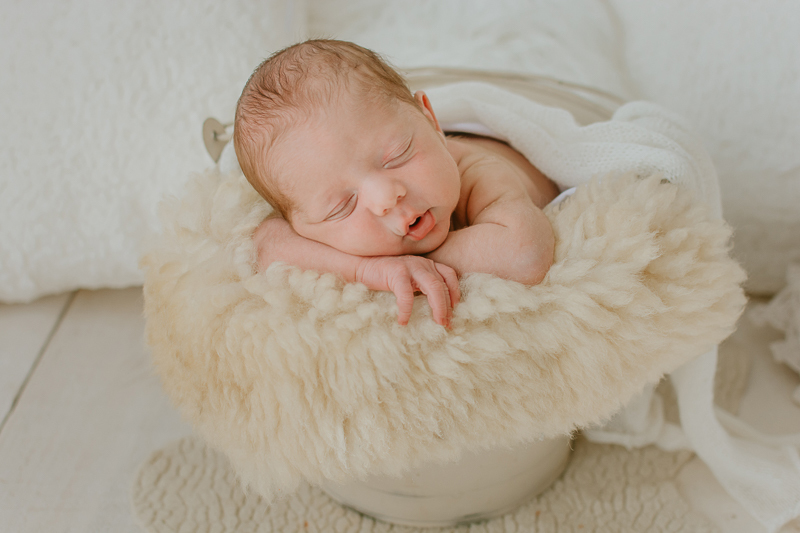  sessao newborn; newborn; campo grande; baby boy; fotos fran duailibi; mae de menina; pai de menina; newborn girl; mudo rosa; ensaio newborn; fotos de recem nascido campo grande; fotografo em campo grande; fotos de bebe; bebe com mamae; bebe com familia