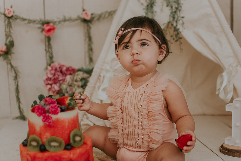 franciele duailibi photography; 
fotografia de família ; fotos de família ; ensaio de bebe ; ensaio smash the cake; ensaio smash the cake em campo grande; ensaio de bebe; fotografa em campo grande; ensaio estudio 1 ano; campo grande; smash the fruit