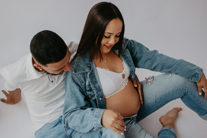 ensaio de gestante; fotos de gravida estudio flores; esestudio de fotos em campo grande; fotos fran duailibi; fotografa campo grande; fotografo de gestante; ensaio gravida; ensaio criativo gestante; fotos de gravida; gestante nu