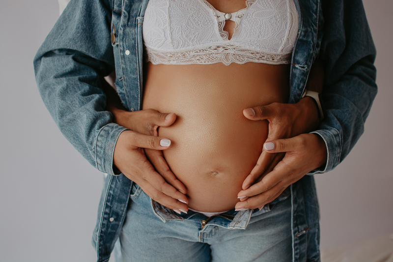 ensaio de gestante; fotos de gravida estudio flores; esestudio de fotos em campo grande; fotos fran duailibi; fotografa campo grande; fotografo de gestante; ensaio gravida; ensaio criativo gestante; fotos de gravida; gestante nu