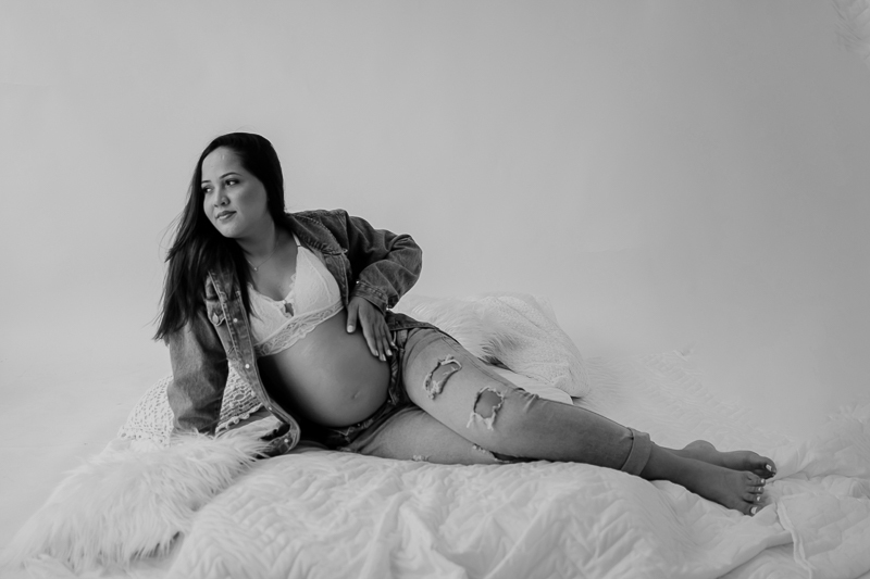 ensaio de gestante; fotos de gravida estudio flores; esestudio de fotos em campo grande; fotos fran duailibi; fotografa campo grande; fotografo de gestante; ensaio gravida; ensaio criativo gestante; fotos de gravida; gestante nu